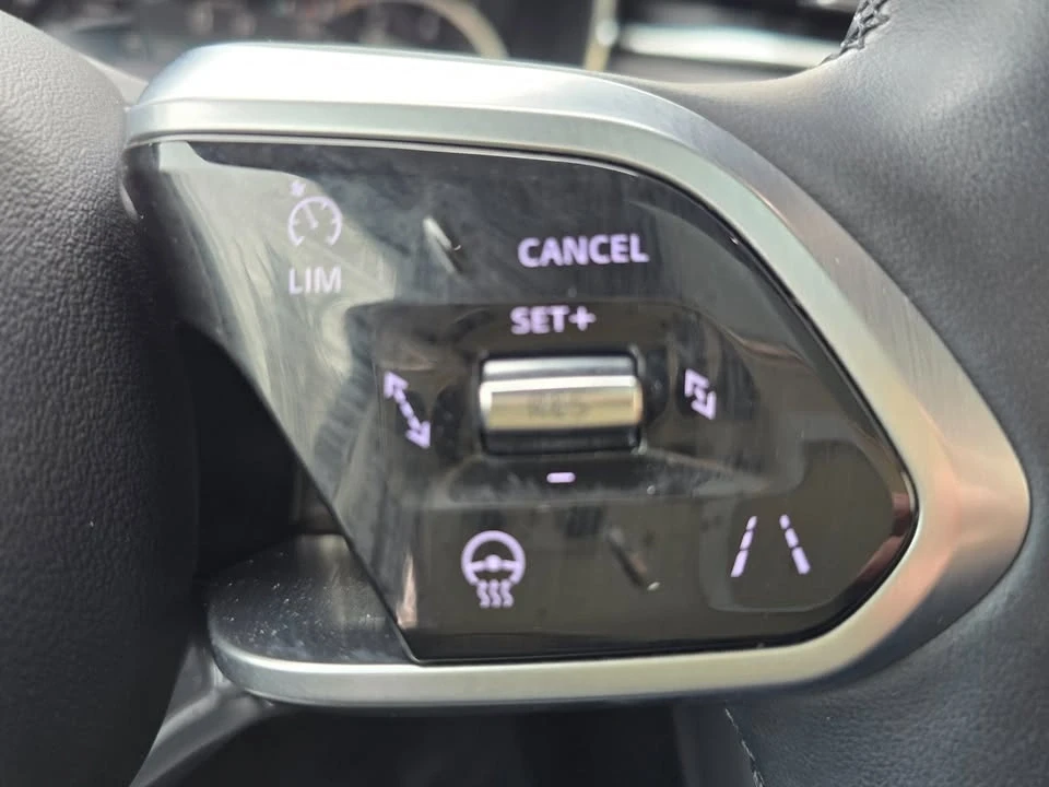 2023 Jaguar F-Pace - Image 19 of 20
