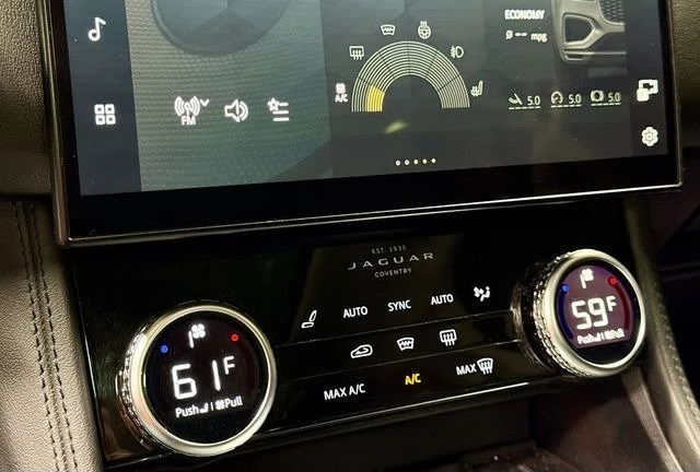 2023 Jaguar F-Pace - Image 14 of 16