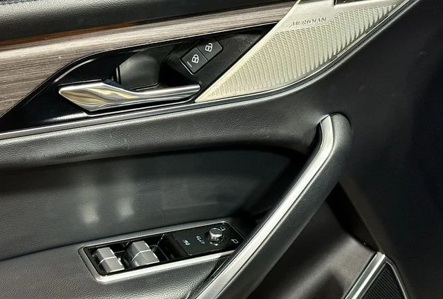 2023 Jaguar F-Pace - Image 16 of 16