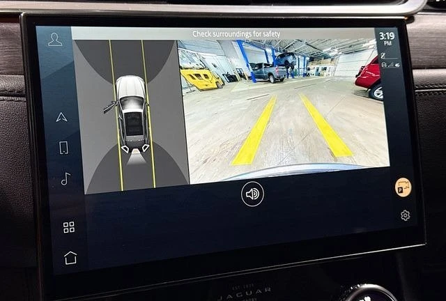 2023 Jaguar F-Pace - Image 12 of 16