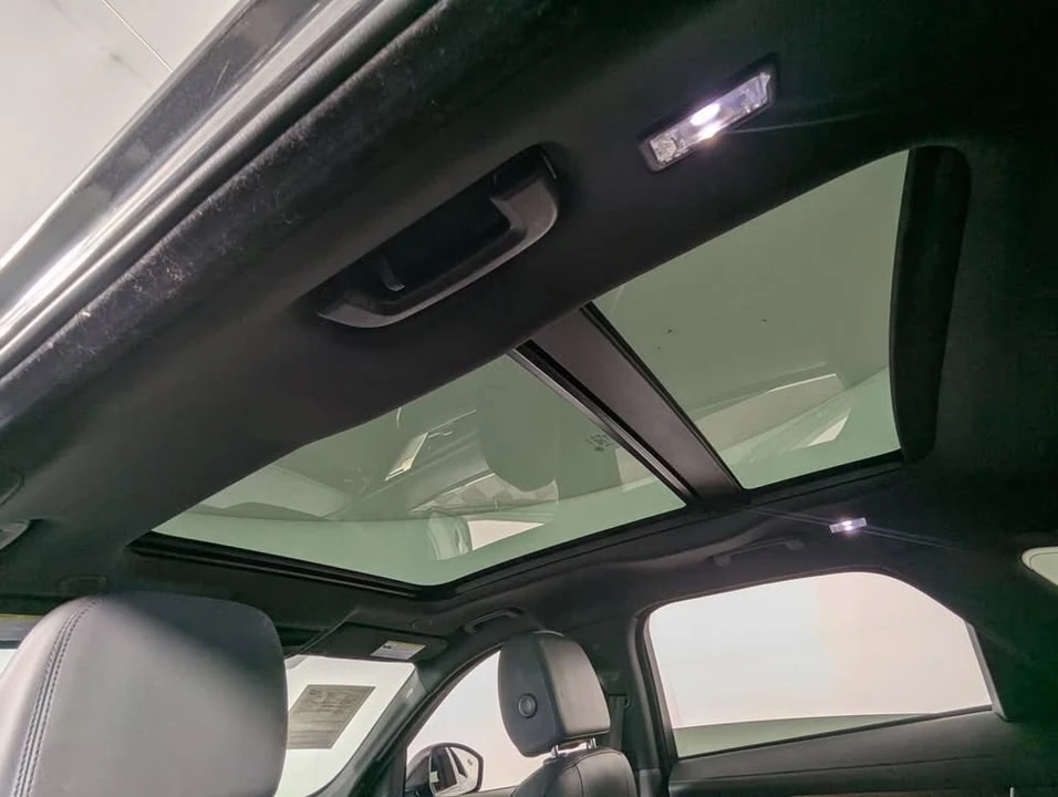 2023 Jaguar F-Pace - Image 13 of 20