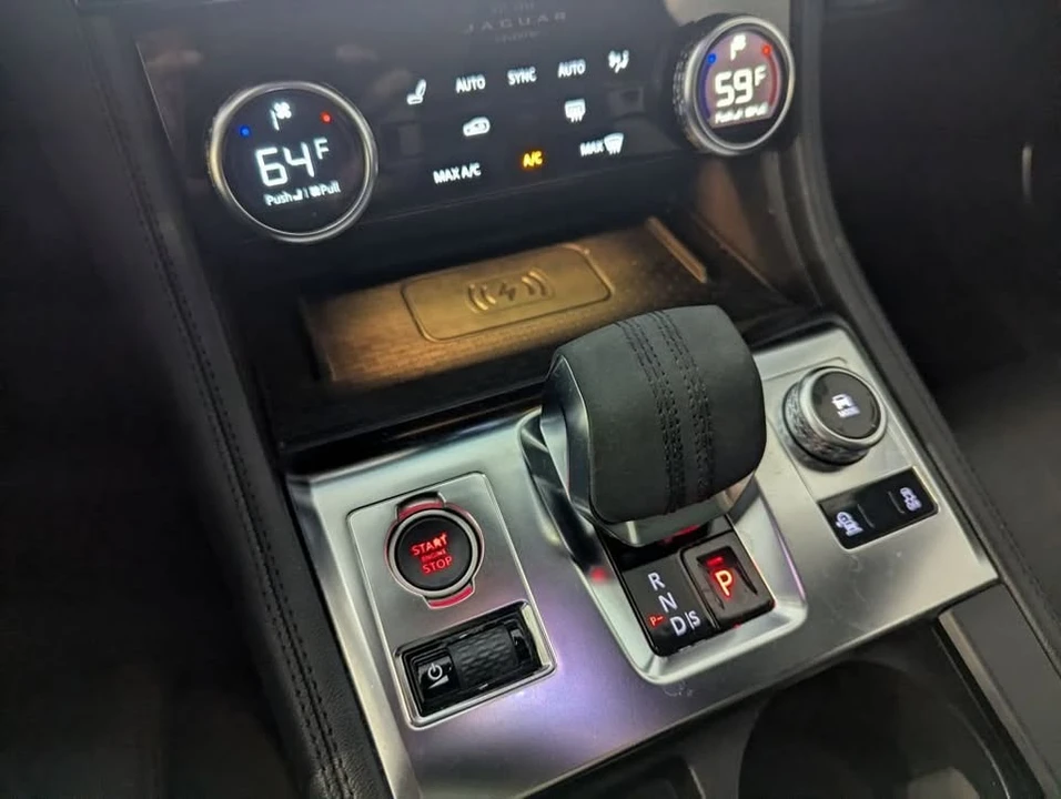 2023 Jaguar F-Pace - Image 8 of 20