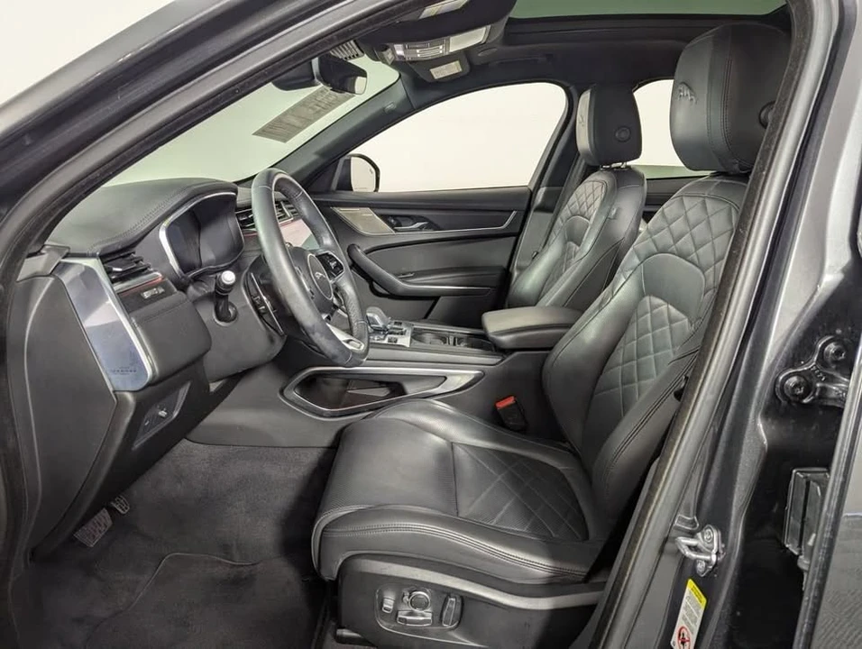 2023 Jaguar F-Pace - Image 4 of 20