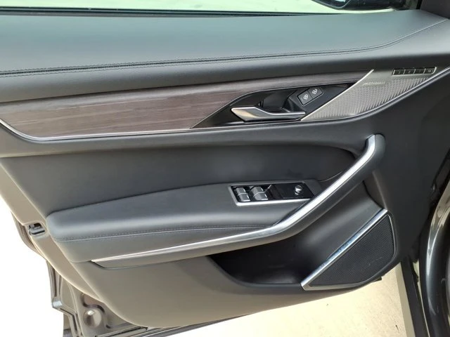 2023 Jaguar F-Pace - Image 19 of 20
