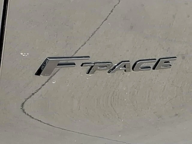 2023 Jaguar F-Pace - Image 13 of 20