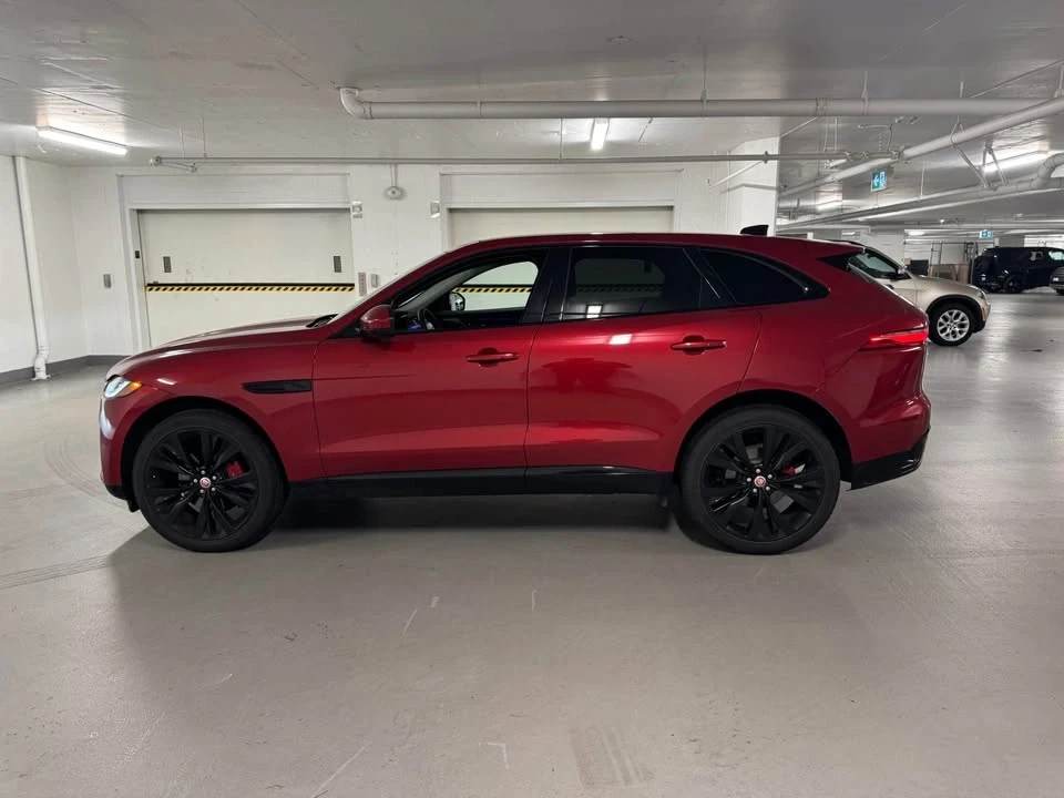 2023 Jaguar F-Pace - Image 2 of 19