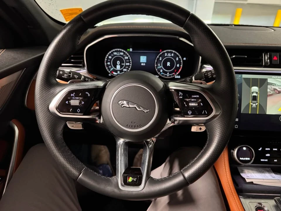 2023 Jaguar F-Pace - Image 13 of 18