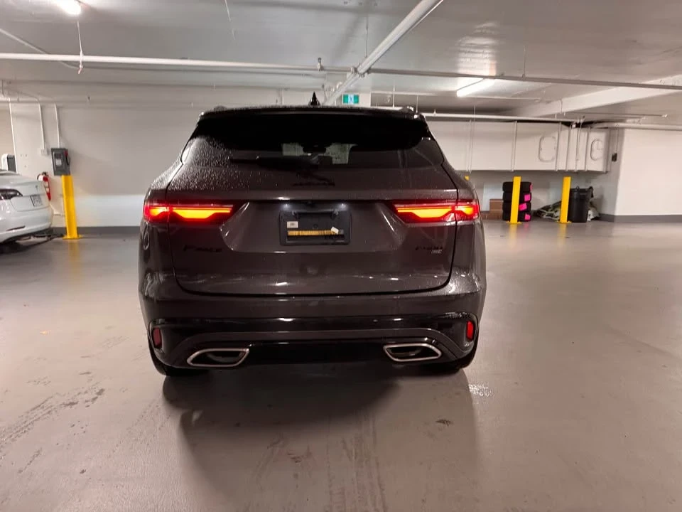 2023 Jaguar F-Pace - Image 5 of 18