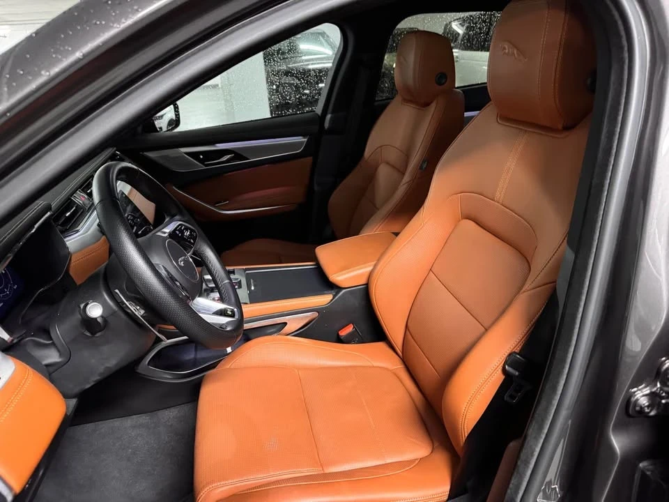 2023 Jaguar F-Pace - Image 11 of 18
