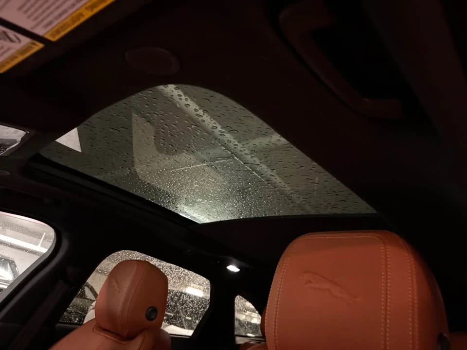 2023 Jaguar F-Pace - Image 12 of 18