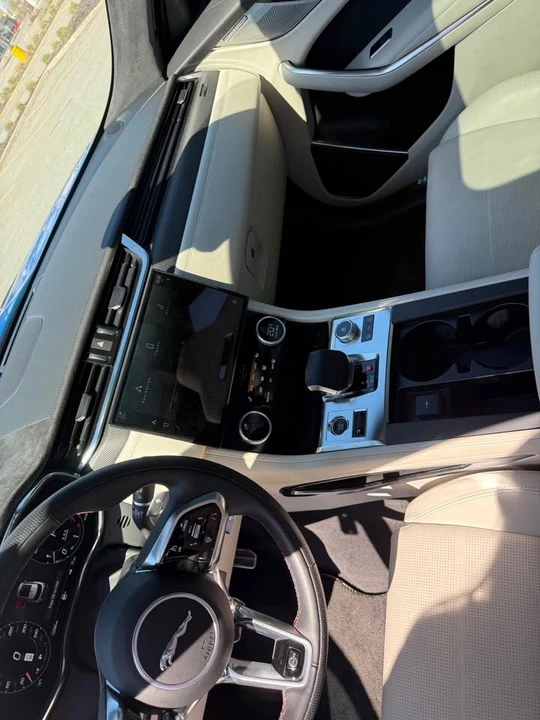 2023 Jaguar F-Pace SVR - Image 5 of 11
