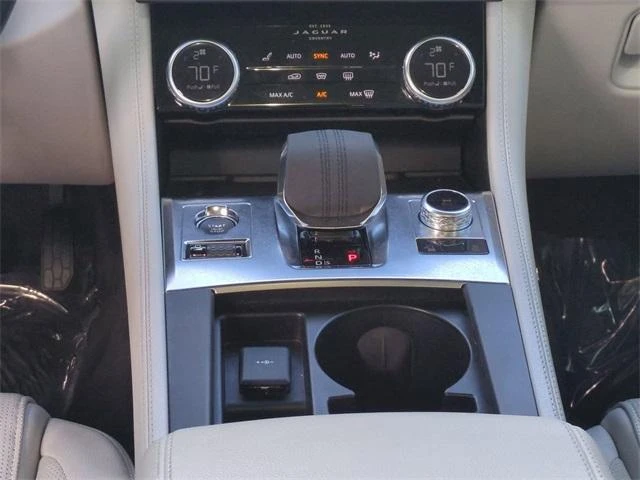 2023 Jaguar F-Pace - Image 16 of 17