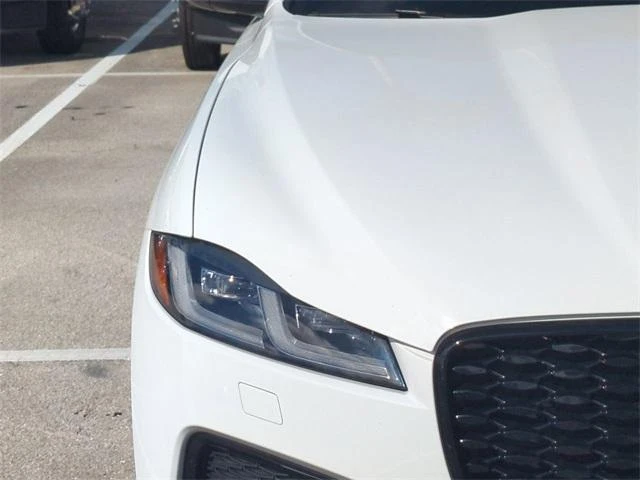 2023 Jaguar F-Pace - Image 7 of 17