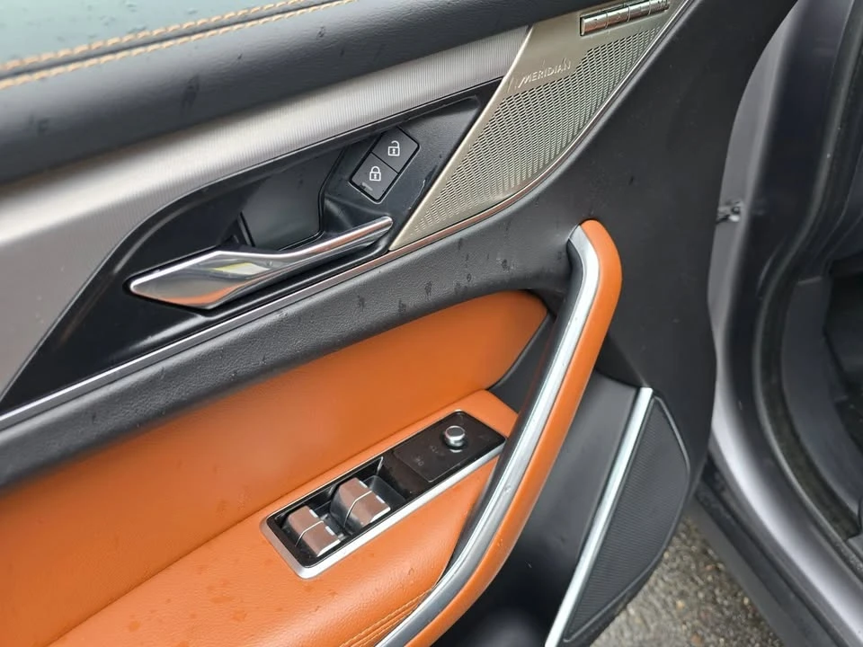 2023 Jaguar F-Pace - Image 15 of 19