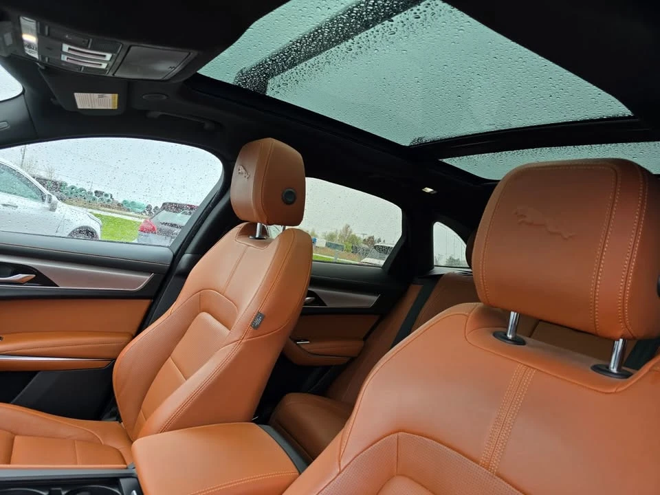 2023 Jaguar F-Pace - Image 18 of 19