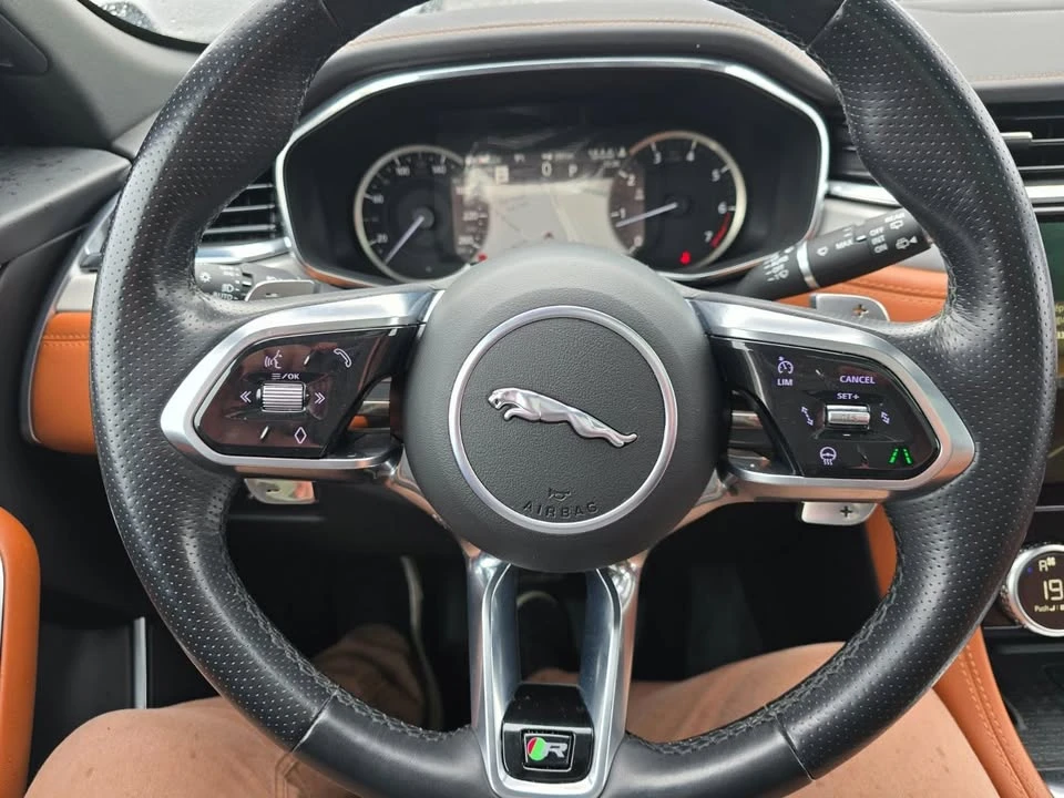 2023 Jaguar F-Pace - Image 19 of 19
