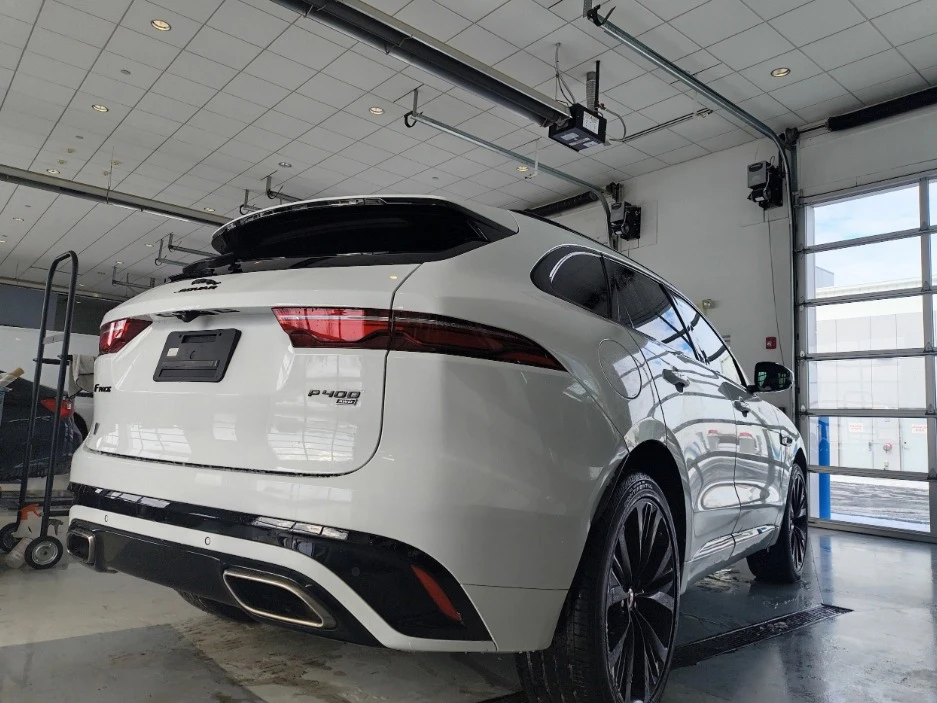 2023 Jaguar F-Pace - Image 3 of 16