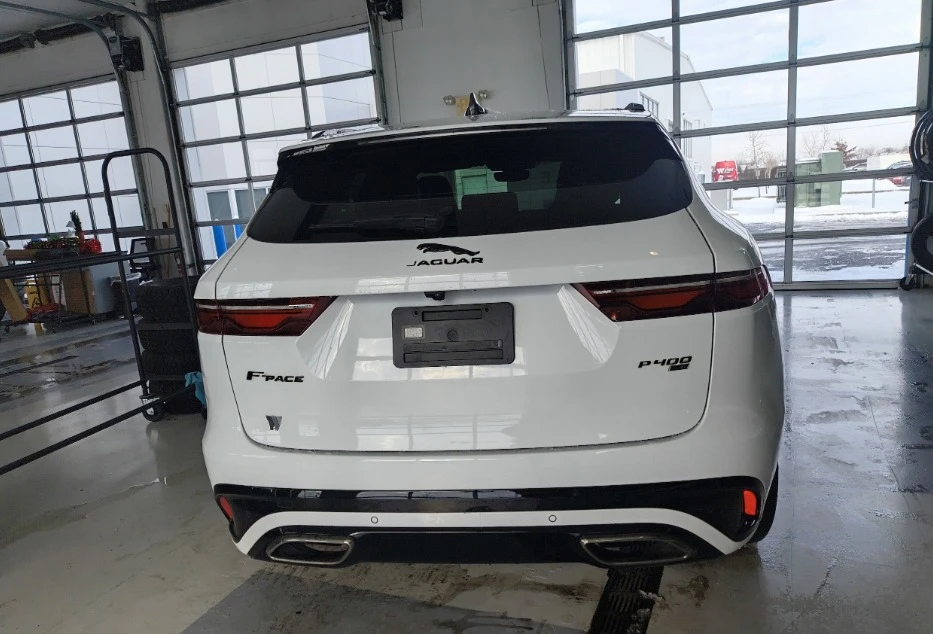 2023 Jaguar F-Pace - Image 4 of 16
