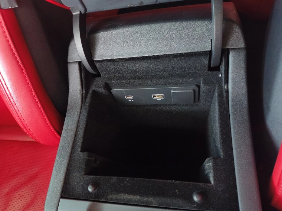2023 Jaguar F-Pace - Image 16 of 16