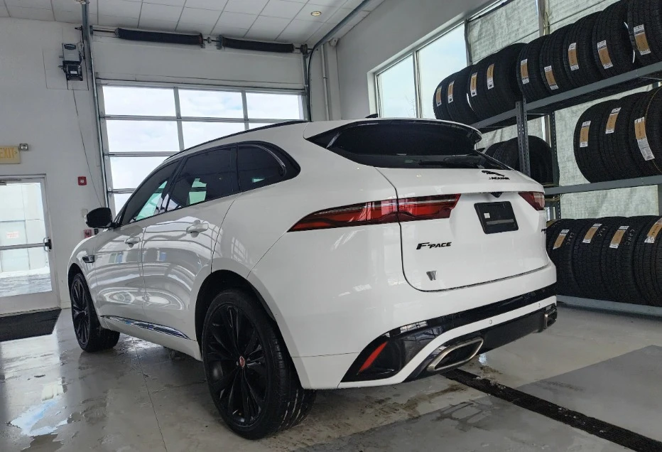 2023 Jaguar F-Pace - Image 2 of 16