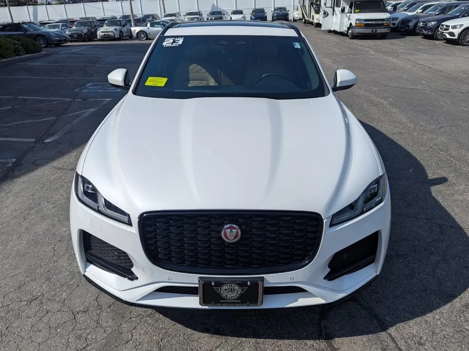 2023 Jaguar F-Pace - Image 3 of 20