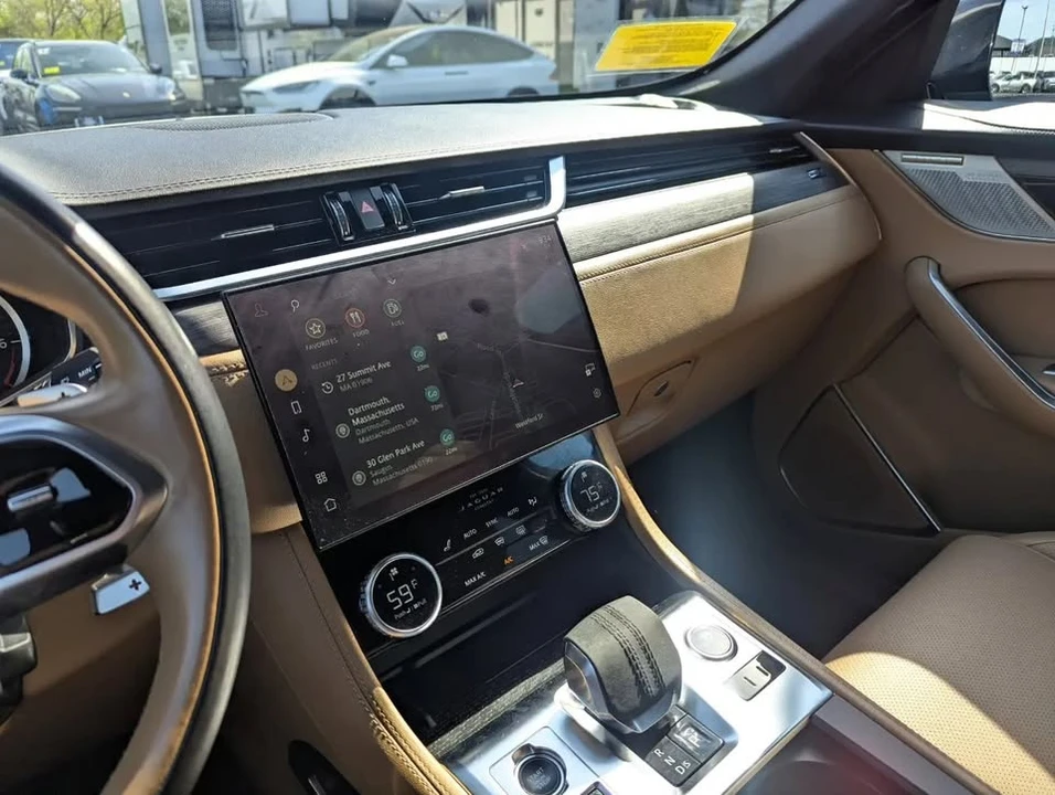 2023 Jaguar F-Pace - Image 13 of 20