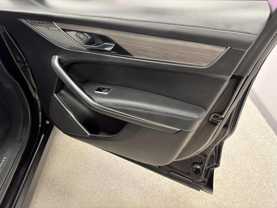 2023 Jaguar F-Pace - Image 12 of 20