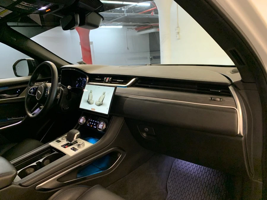 2023 Jaguar F-Pace - Image 15 of 16