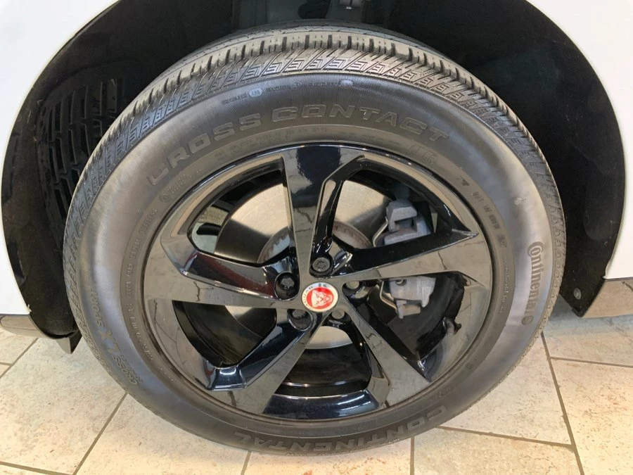 2023 Jaguar F-Pace - Image 12 of 16