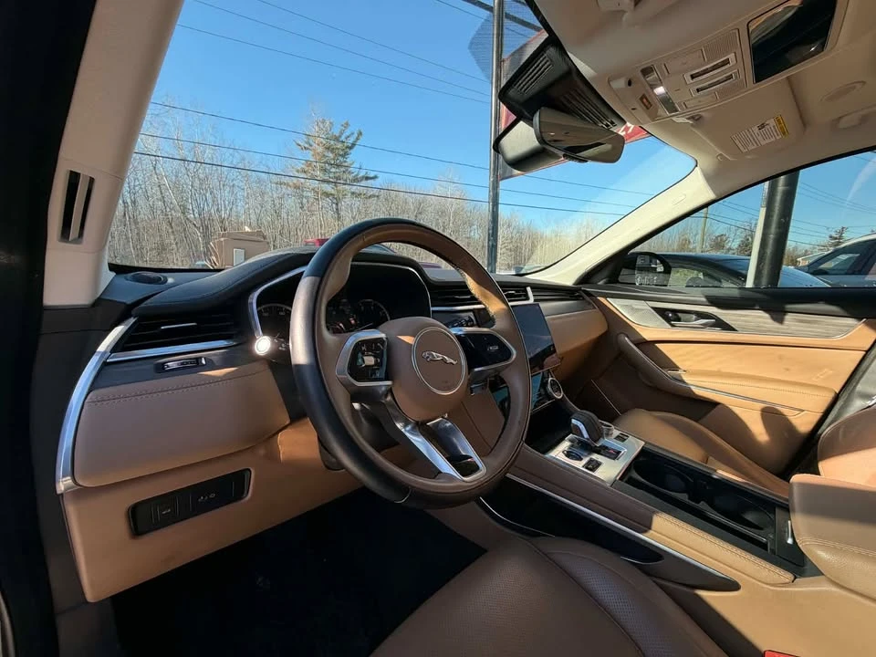 2023 Jaguar F-Pace - Image 10 of 19