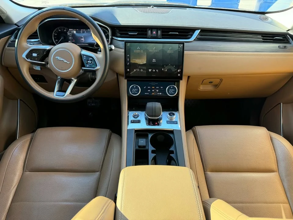 2023 Jaguar F-Pace - Image 17 of 19