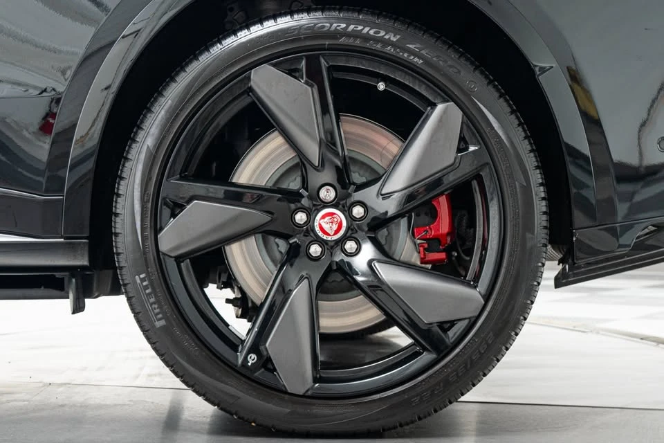 2023 Jaguar F-Pace SVR - Image 7 of 15