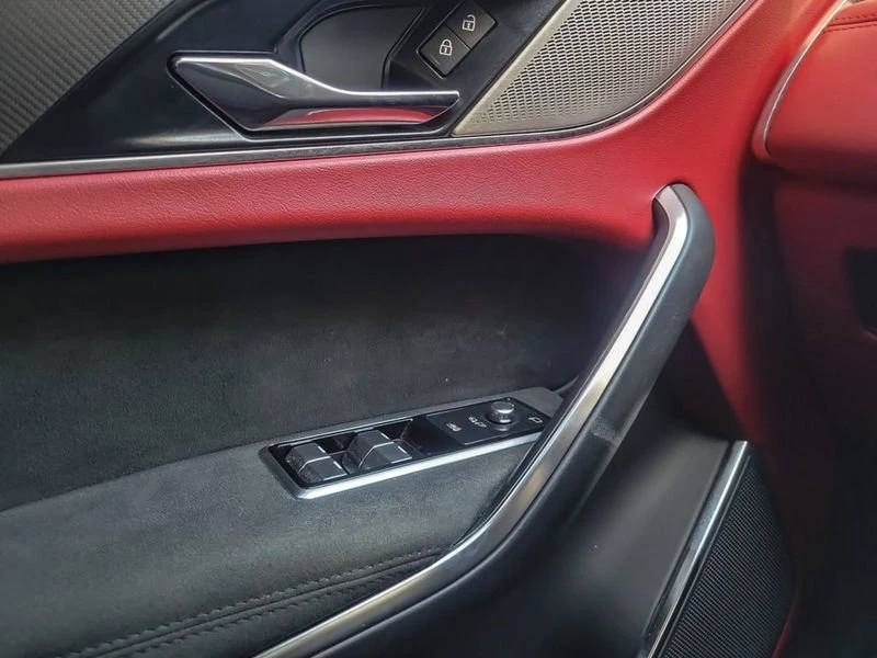 2023 Jaguar F-Pace SVR - Image 12 of 20