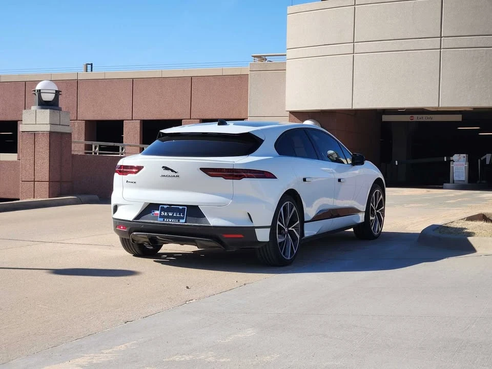 2023 Jaguar F-Pace - Image 3 of 9