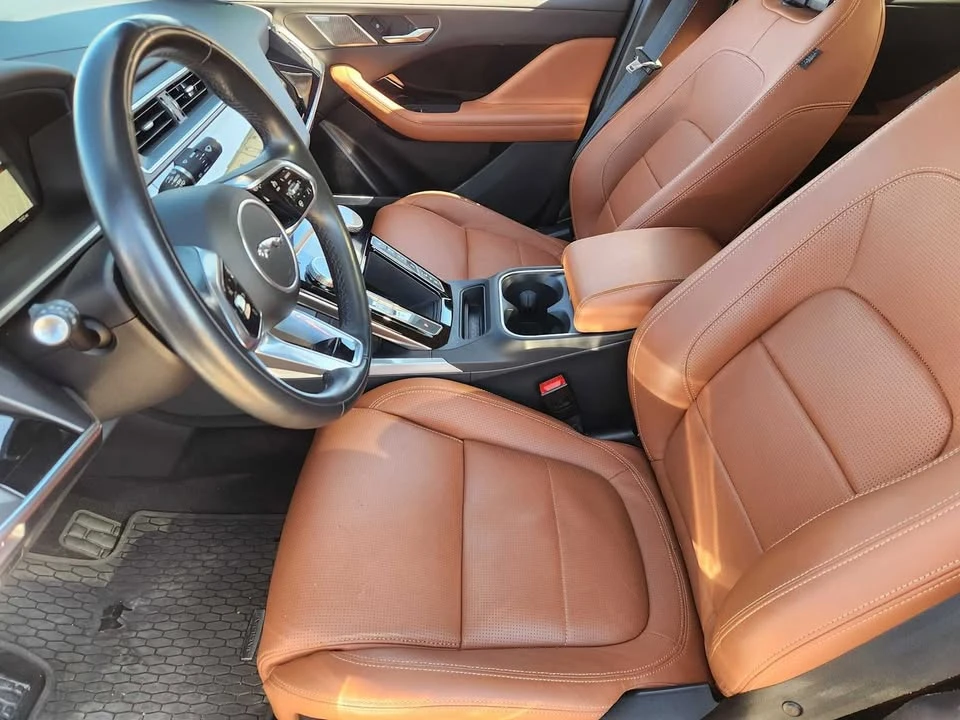 2023 Jaguar F-Pace - Image 8 of 9