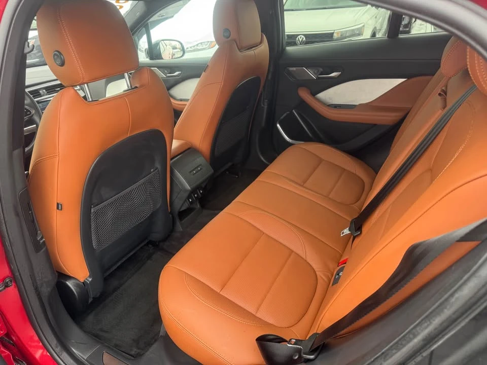 2023 Jaguar I-Pace - Image 8 of 13