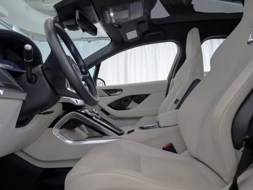 2023 Jaguar I-Pace - Image 8 of 20