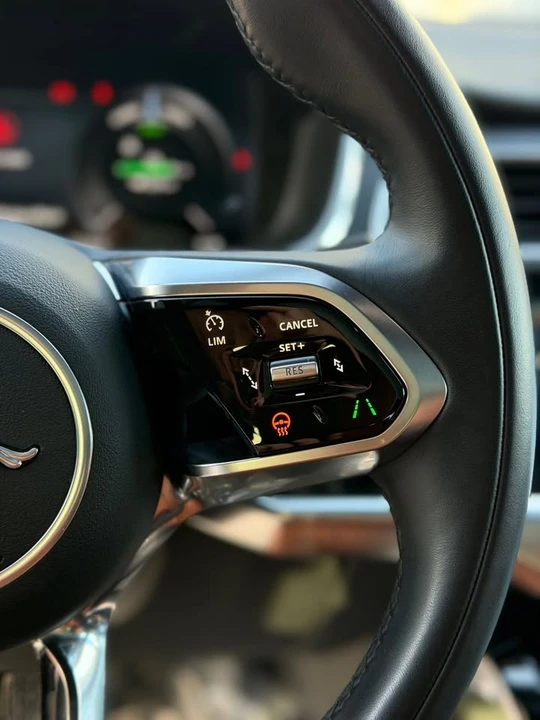 2023 Jaguar I-Pace - Image 15 of 20