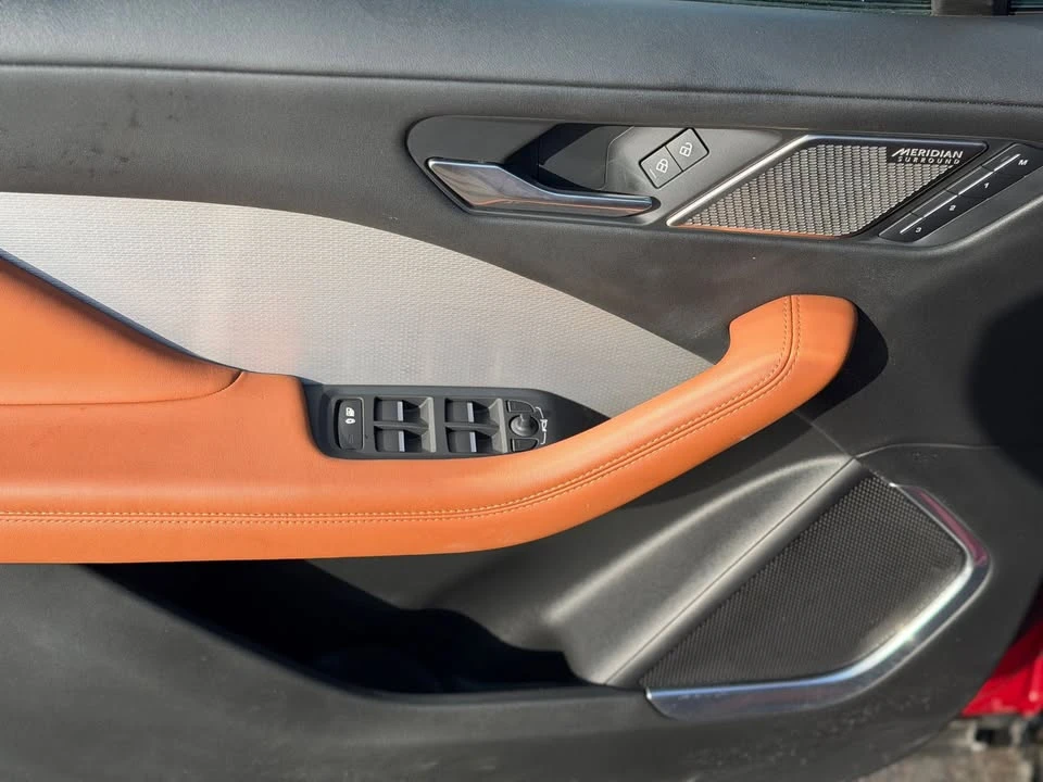 2023 Jaguar I-Pace - Image 7 of 17