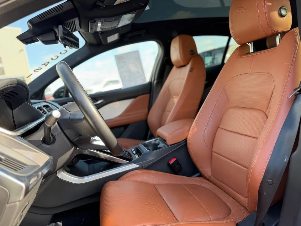 2023 Jaguar I-Pace - Image 10 of 17