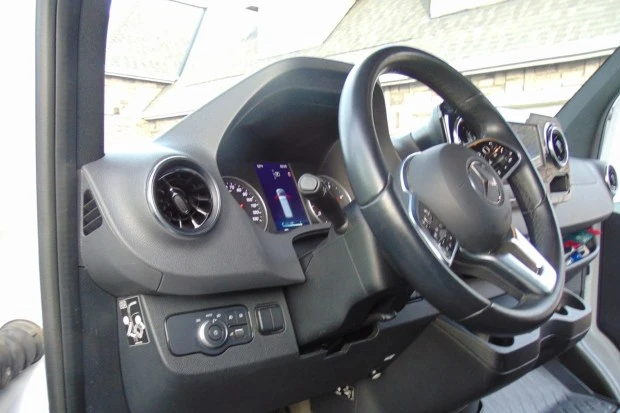 2023 Mercedes-Benz VS30 Sprinter - Image 5 of 10