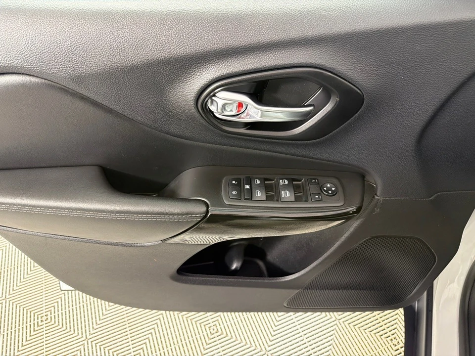 2023 Jeep KL Cherokee - Image 10 of 21