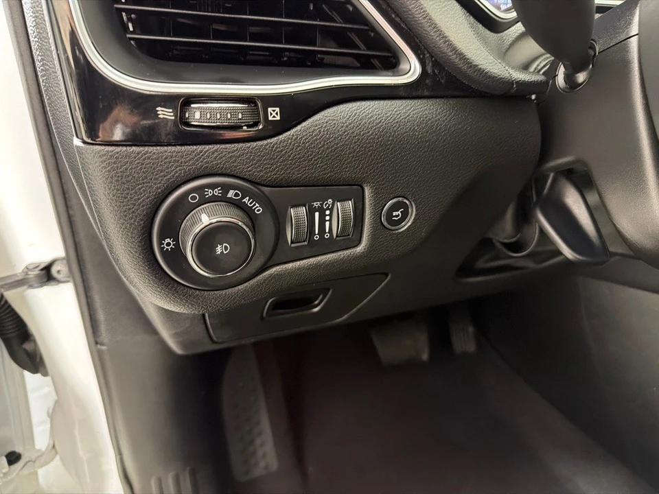 2023 Jeep KL Cherokee - Image 13 of 21