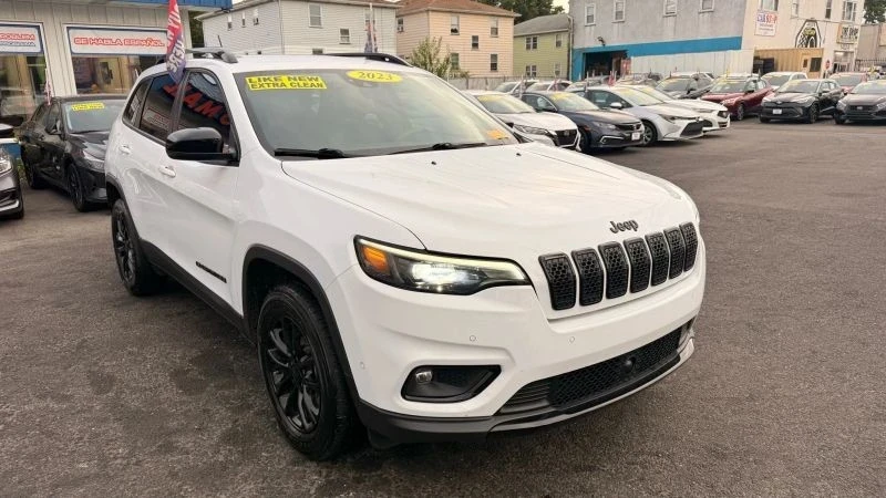 2023 Jeep KL Cherokee - Image 2 of 12