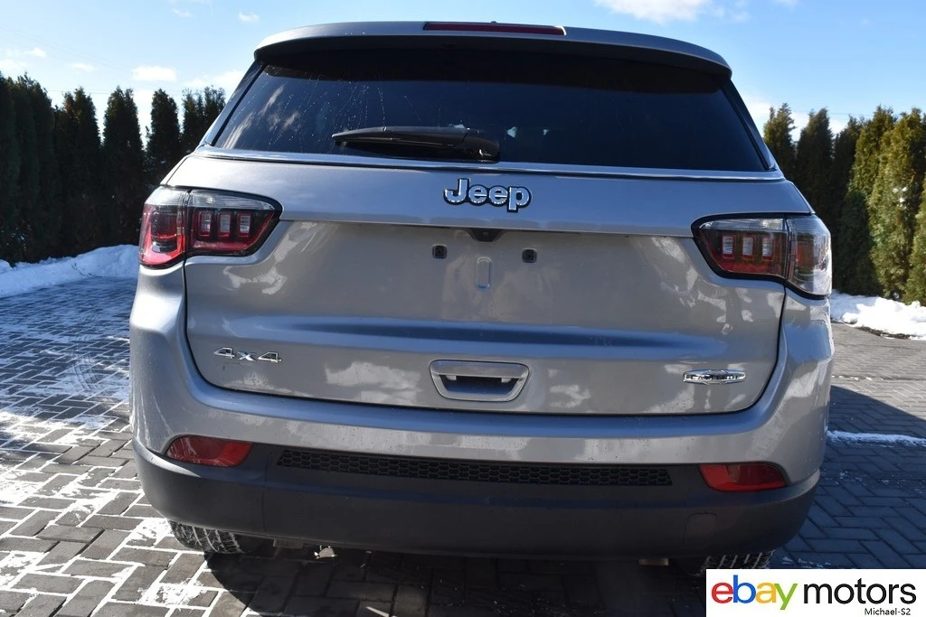 2023 Jeep Compass - Image 6 of 21