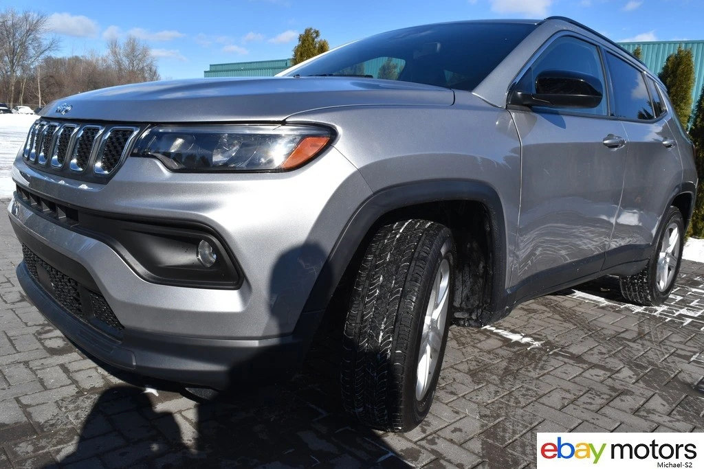 2023 Jeep Compass - Image 9 of 21