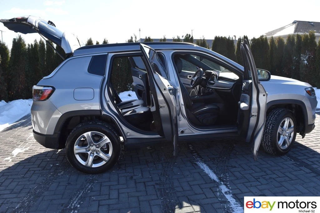 2023 Jeep Compass - Image 20 of 21