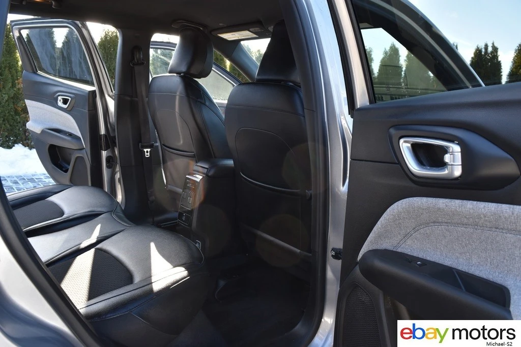 2023 Jeep Compass - Image 18 of 21