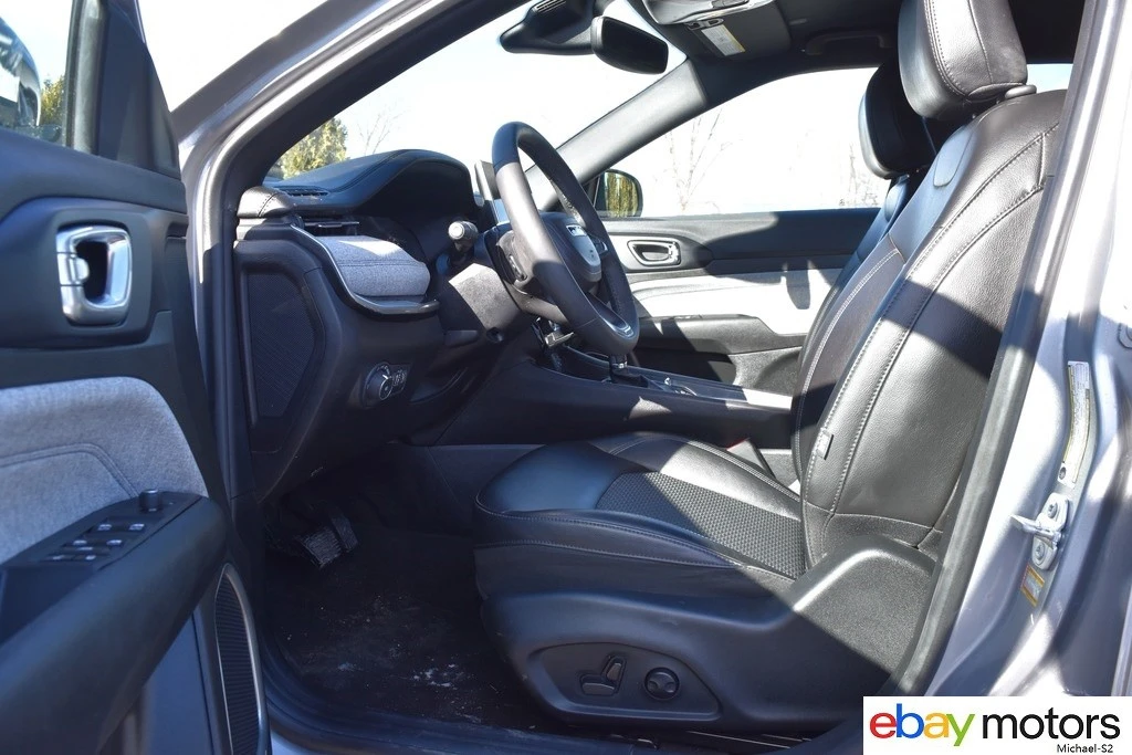 2023 Jeep Compass - Image 10 of 21