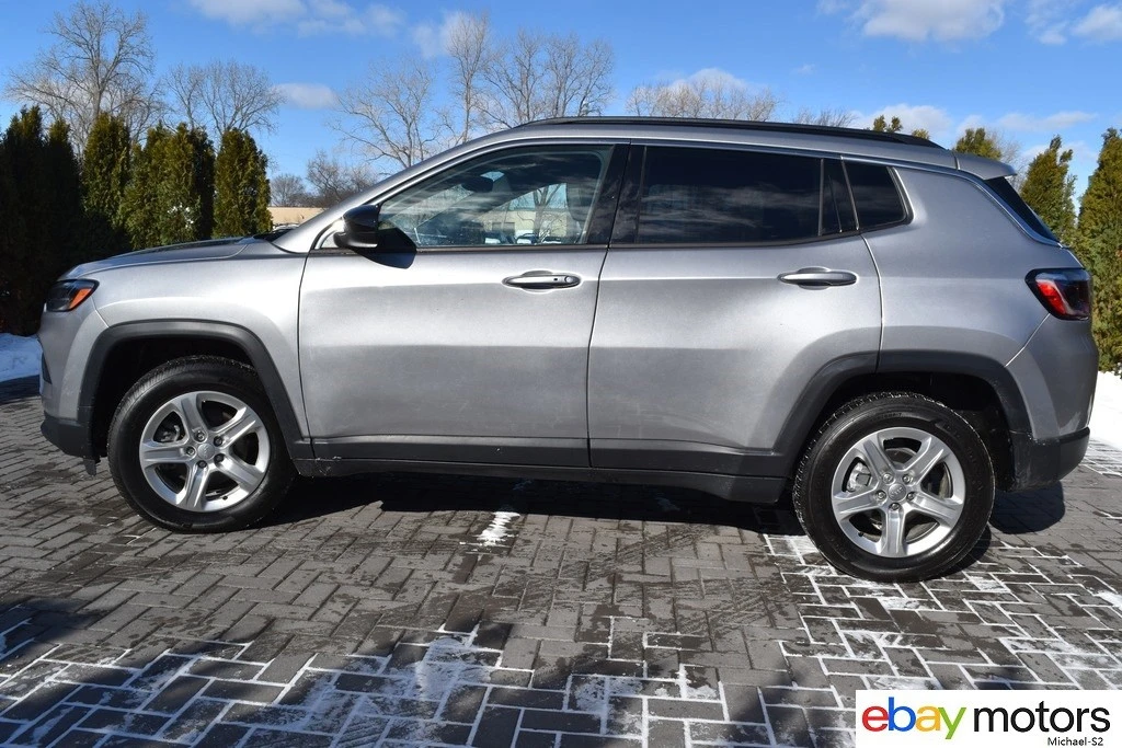 2023 Jeep Compass - Image 8 of 21